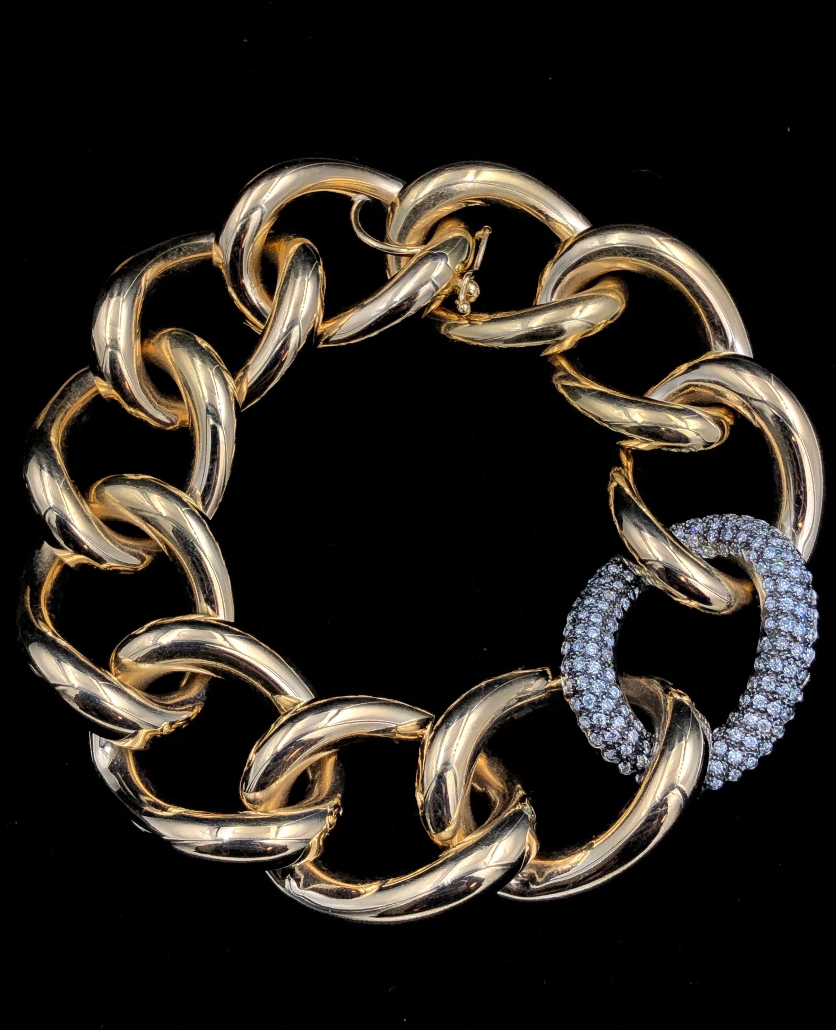 18k Yellow Chunky Bracelet with Diamond Accent Link