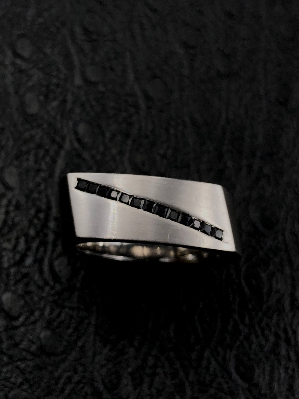 Angled Gent's Band