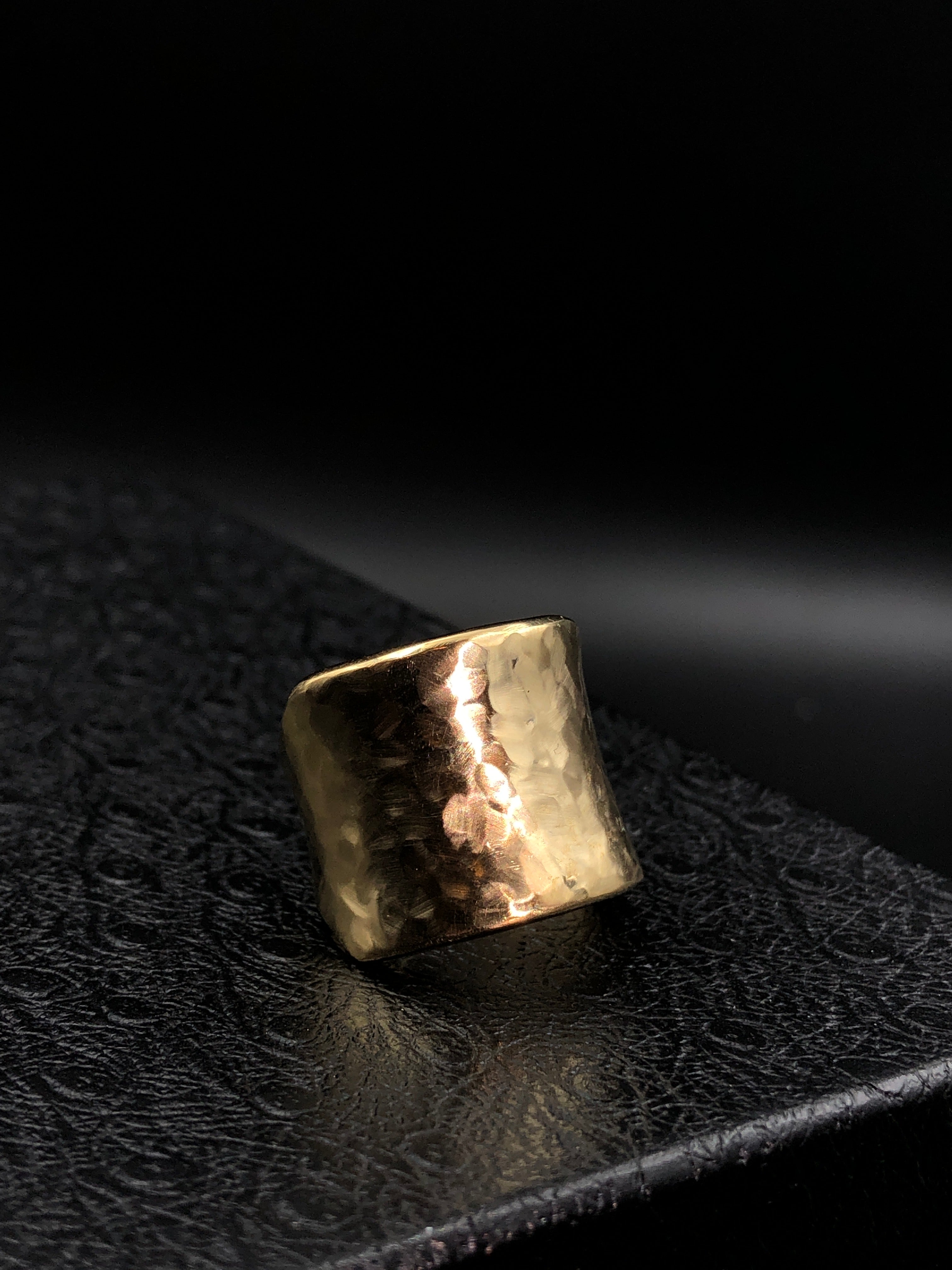 Wide Hammered Band